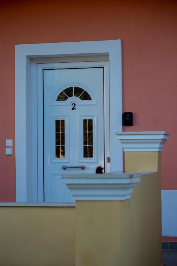 John Apartments First Floor Рода Екстер'єр фото